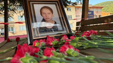 Karanfillerle anıldı: Tutku Burcu Köseoğlu için Kur’an-ı Kerim ve dua programı düzenlendi