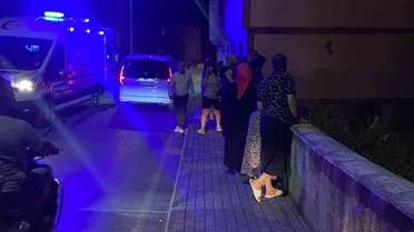 Kedi Beslerken Düşen Adam Yaralandı