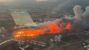 Mersin’de yangın, ekiplerin havadan ve karadan müdahalesiyle söndürüldü