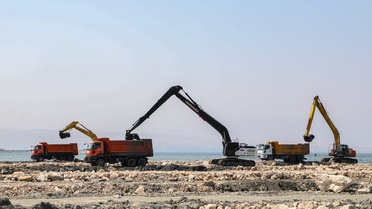 Van Gölü'nde Dip Çamuru Temizliği Sürüyor