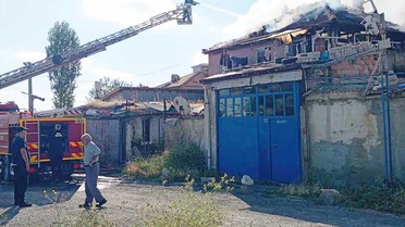 Akşehir'de Ev Yangını Söndürüldü