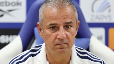 'Aramızda sorun yok, söylenenlere gülüp geçiyorum'' diyen İsmail Kartal'dan tartışma yaratan hareket