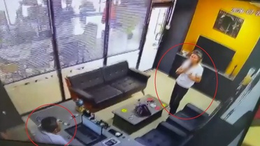 Önce emlakçıyı sonra kendini vurdu! Dehşet anları anbean kamerada