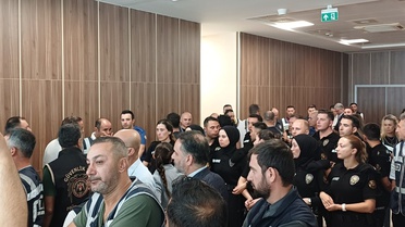 Görevinden uzaklaştırılan Büyükşehir Belediye Başkanı Bozbey'in yargılanmasında 16 kişiye tahliye