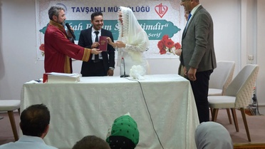 TDV'nin Evlilik Projesi Tavşanlı'da Nikah Töreni Düzenledi