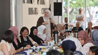 Karabağlar Belediyesi Tekstil Akademisi'nde eğitim alan kadınlar mezun oldu