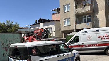 Gebze'de Çatı Yangını Söndürüldü