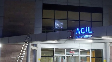 Hastane Camına Mermi İsabet Etti