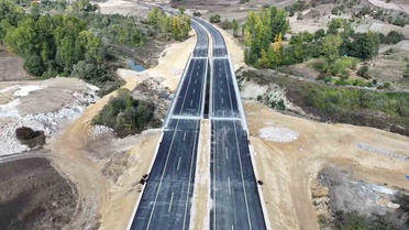 Yaklaşık 4 milyar TL proje bedelli yolda çalışmalar sürüyor
