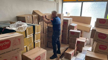 Zabıta ekipleri son kullanım tarihi geçen 768 kilogram poşet çaya el koydu