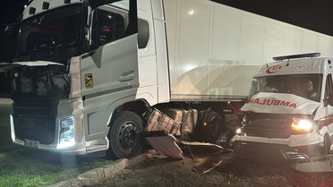 Samsun’da ambulans ile TIR çarpıştı: 3’ü sağlıkçı, 6 kişi yaralandı