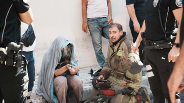 İzmir'de yangın: 10 kişi kurtarıldı