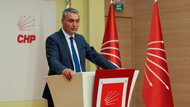 CHP'den Atatürk Posterine Tepki