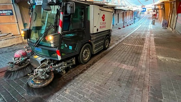 Efeler’de tarihi çarşılar ve sokaklar temizlendi