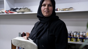 Kadın Ayakkabı Tamircisi: Azmiyle Patron Oldu