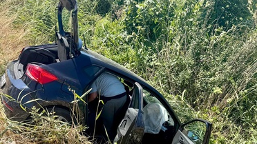 Karacabey'de Otomobil Sulama Kanalına Devrildi: 6 Yaralı