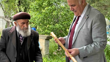 Kızılcahamam Belediye Başkanı Acar, 93 yaşındaki baston ustasını ziyaret etti