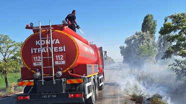 Ot yangını itfaiyenin müdahalesiyle söndürüldü