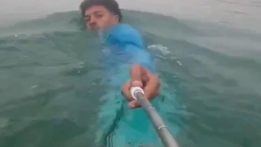 Sebte’de yüzerek sınırı geçmeye çalışan göçmen o anları kaydetti