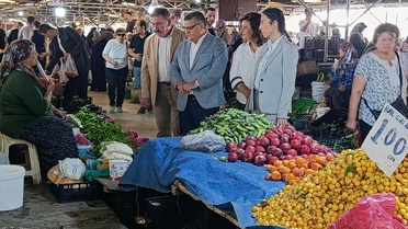Vali Özarslan, Gerze Cuma Pazarını Ziyaret Etti