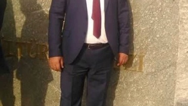 Kozan'da Traktör Devrildi, Muhtar Ağır Yaralandı