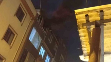 Küçükçekmece'de Çatı Yangını: 1 Yaralı