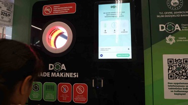 Öğrenciler Geri Dönüşümle Harçlık Kazanıyor