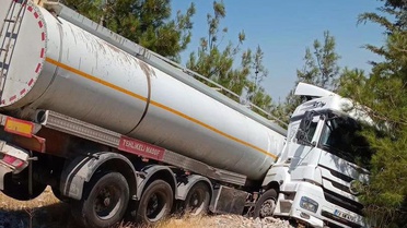 Nurdağı'nda Tanker Devrildi: Şoför Yaralandı