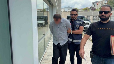 Semt pazarında mide bulandıran olay! Genç kadın hemen polise koştu