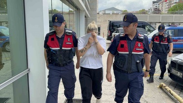 Uyuşturucu Suçundan Hapis Cezalı Kadın Yakalandı