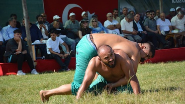 Başçiftlik'te Şehit Tümgeneral Aydoğan Aydın Karakucak Güreşleri düzenlendi