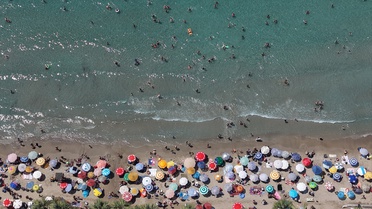 Kuşadası Plajları Turistlerle Doldu