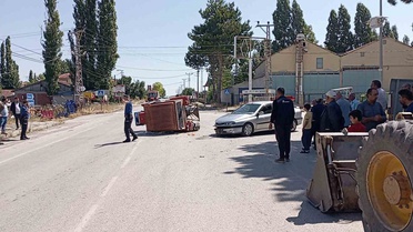Tokat'ta Traktör ve Otomobil Çarpıştı