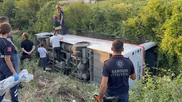Samsun’da özel halk otobüsü devrildi: 21 yaralı