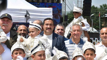 Sarıkamış Belediyesi’nden 300 çocuğa toplu sünnet şöleni