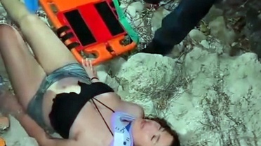Saros'ta Genç Kız Kayalıklara Düştü