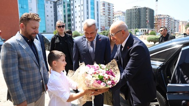 Bakan Şimşek Rize'de Ziyaretlerde Bulundu