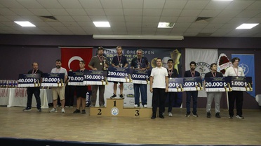 Burhaniye'de satranç turnuvası sona erdi