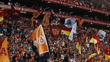 Galatasaray'da isyan! Tribünler fena patladı