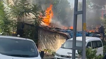 Gaziosmanpaşa'da Gecekondu Yangını