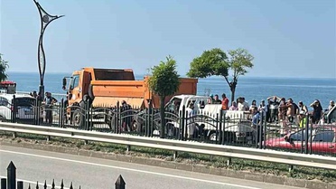 Giresun’da kamyonet kamyona arkadan çarptı: 4 yaralı