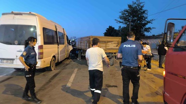 Afyonkarahisar'da Trafik Kazası: 6 Yaralı