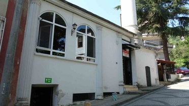 Camii Çatısında Mısır Fideleri Büyüdü