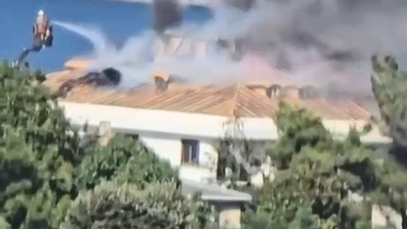 Emirgan'da 5 Katlı Binada Çatı Yangını