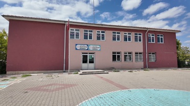 Yerköy'de Okul Tepkisi: 8 Derslik Yerine 4 Derslik Planına İsyan