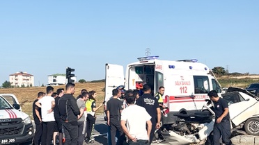 Otomobil Direğe Çarptı, Sürücü Hafif Yaralandı