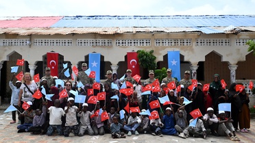 Somali'de Çocuklara Yardım Eli