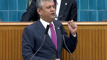 Özgür Özel rakam verdi! İşte Yeni Parti'nin 5 günde topladığı bağış