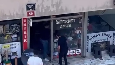 Ataşehir'de Tekme Tokat Kavga