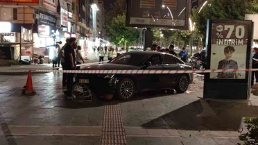 Batman'da Kaza: Otomobil Direğe Çarptı